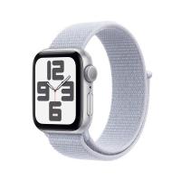 Apple Watch SE (2024), 40 мм корпус из алюминия цвета «Silver», ремешок Sport Loop цвета «Blue Cloud»